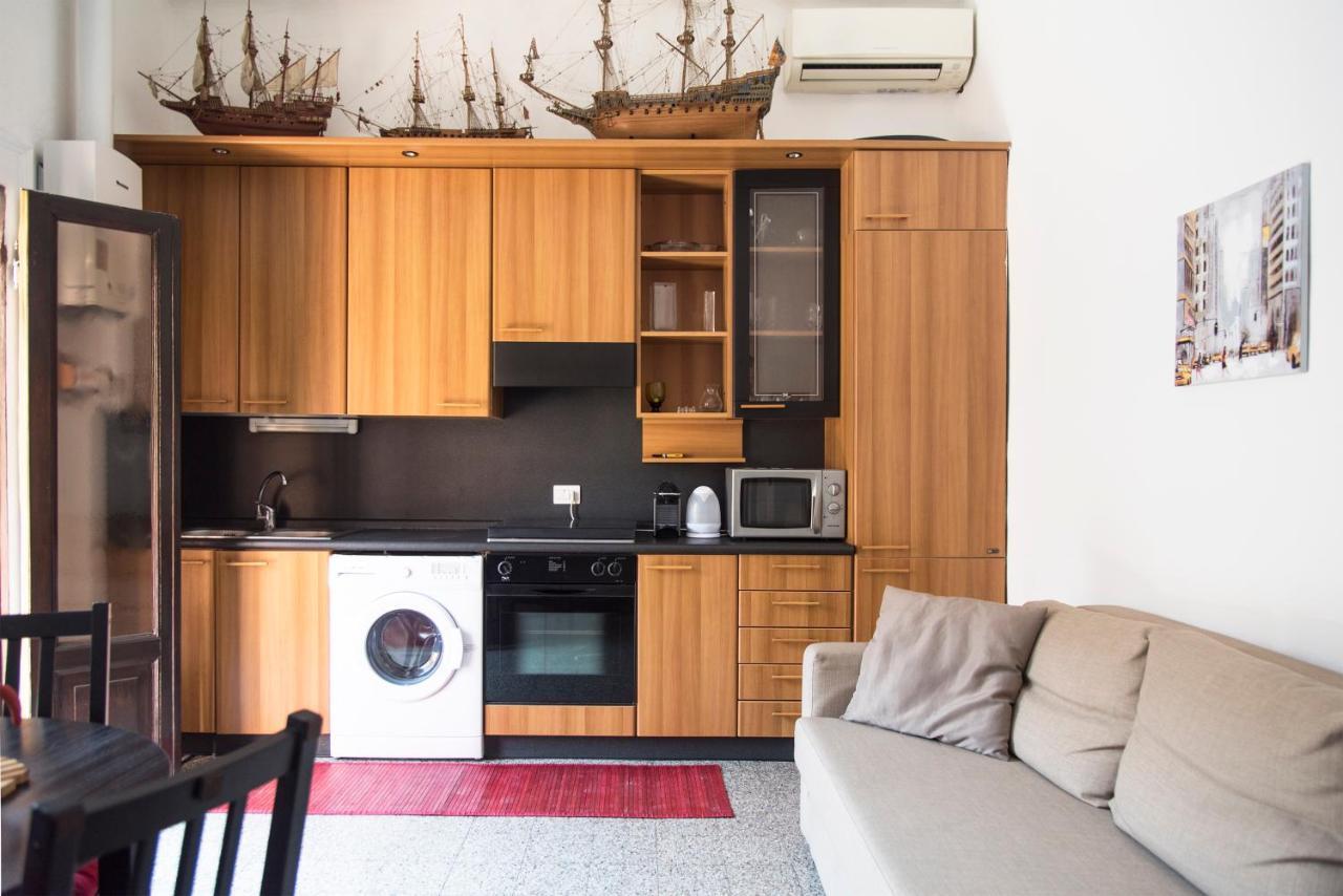 Peaceful Court Apartment In Shopping District Милан Экстерьер фото