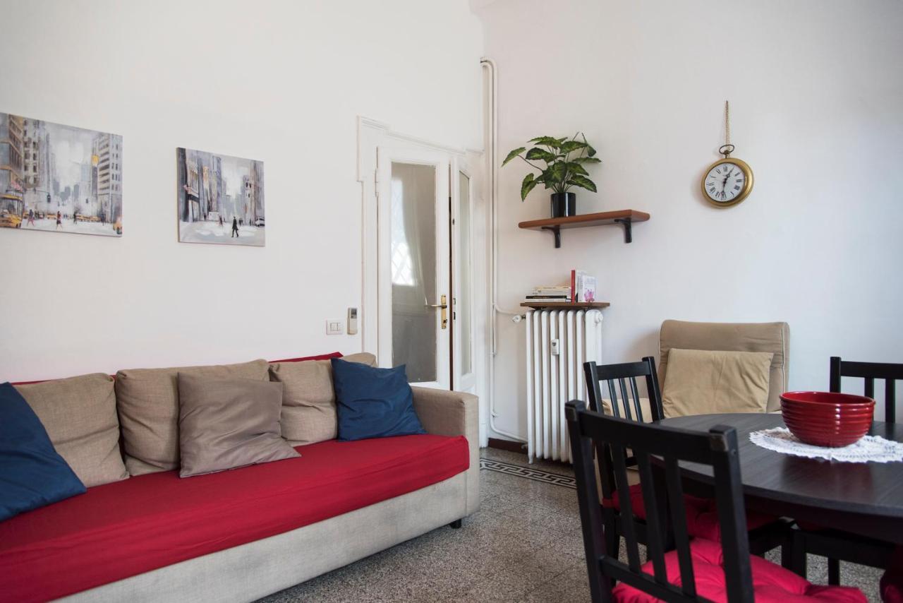 Peaceful Court Apartment In Shopping District Милан Экстерьер фото